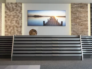 Bild Nummer 18-001-008<br>Leuchtdisplay in der Fliesenausstellung